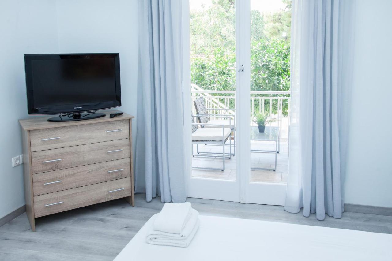 Sunny And Minimal Apt In Glyfada With 3 Bdrm Atenas Exterior foto