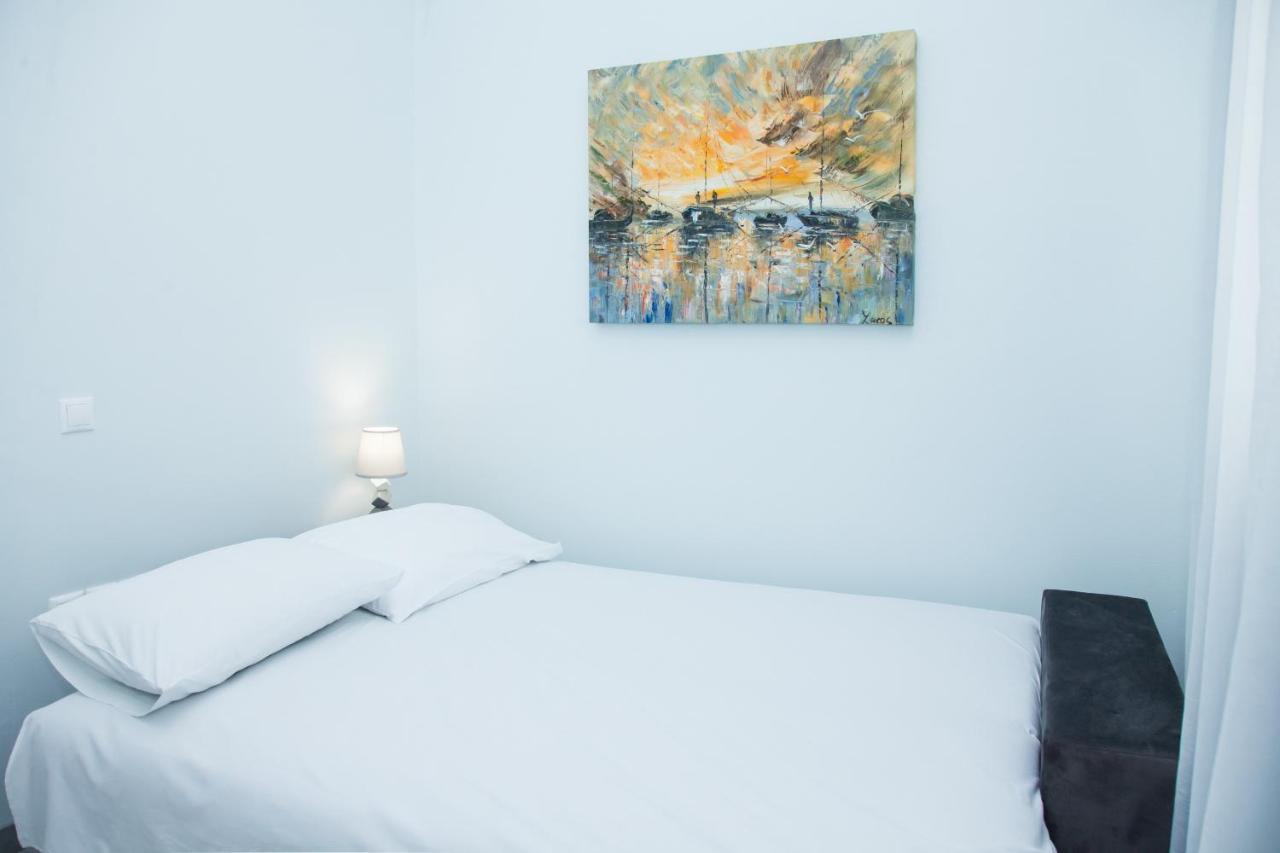 Sunny And Minimal Apt In Glyfada With 3 Bdrm Atenas Exterior foto